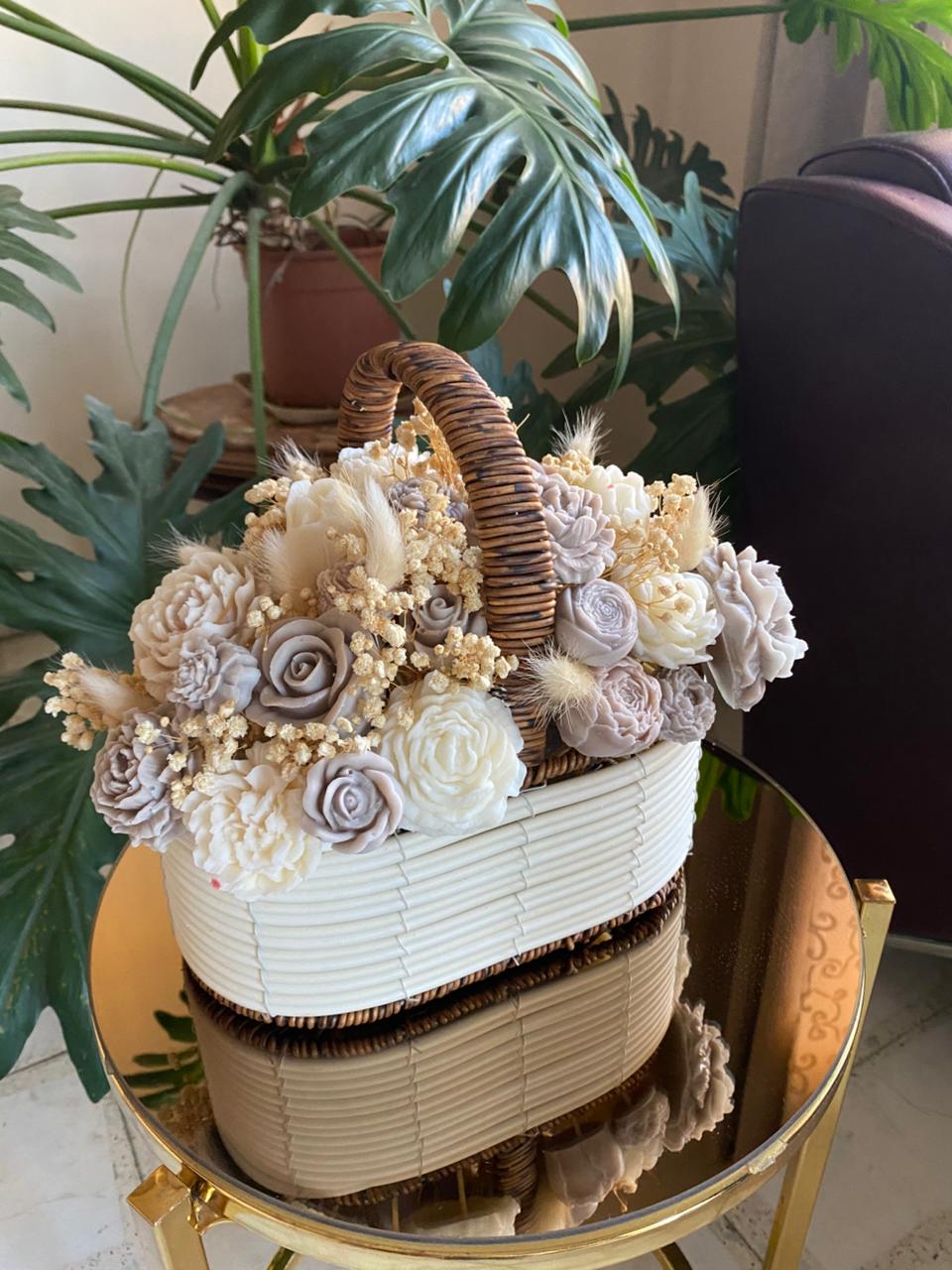 سلة من الورد المعطر الفواح