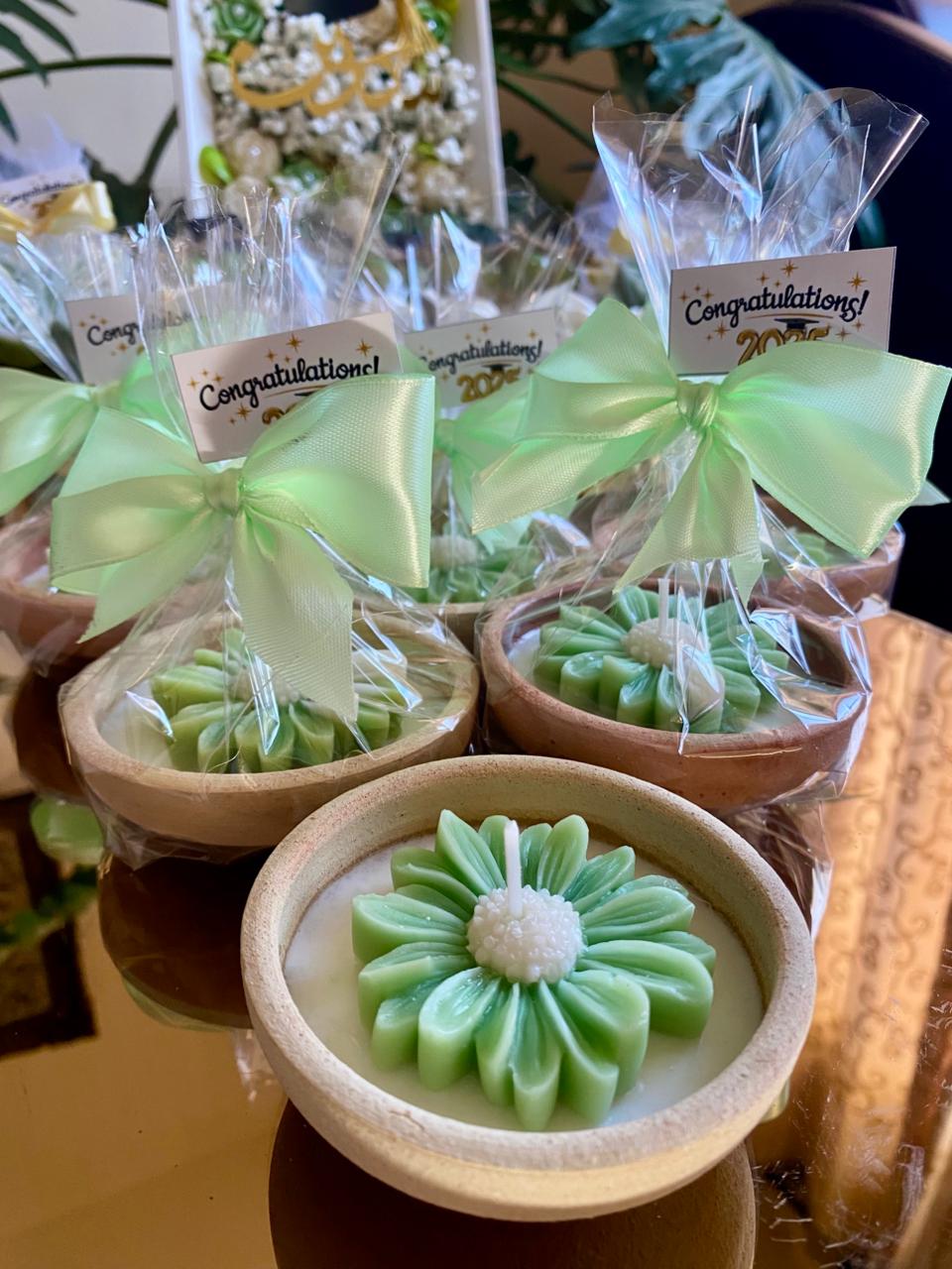 توزيعة من الشمع الفواح