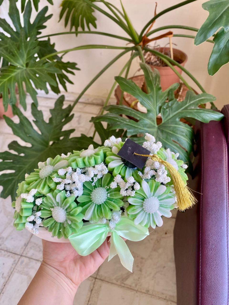 قوار من الشمع المعطر الفواح